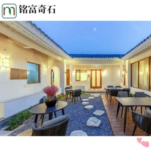 自然元素與景觀美學的融合 廣東黑礫石在風景園林中的鋪裝藝術